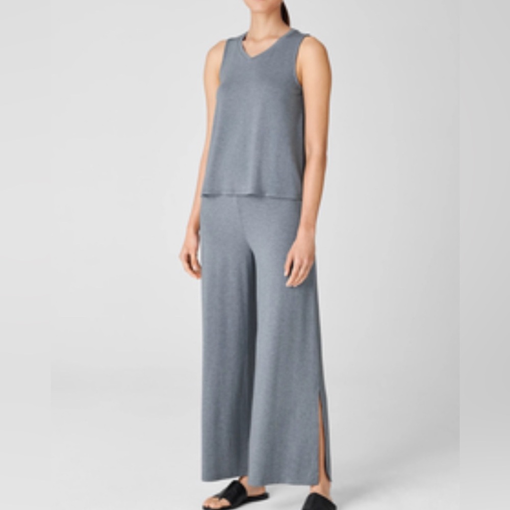EF 2 -piece jersey knit outfit
Very comfortable outfit